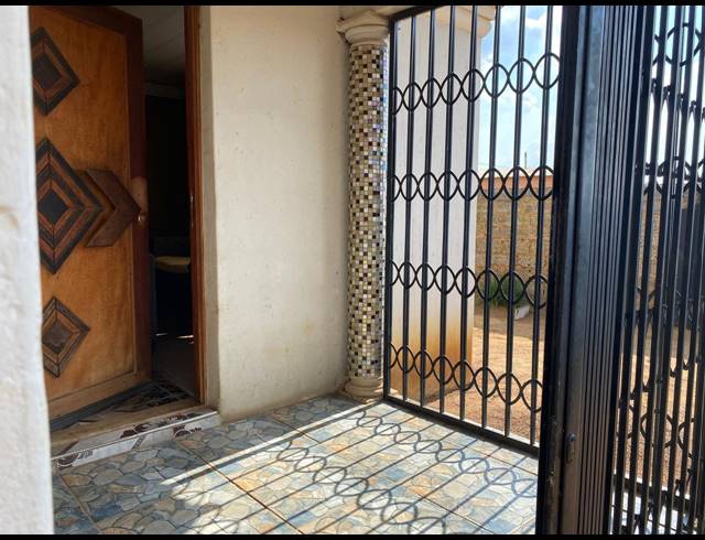 2 BEDROOM HOUSE FOR SALE IN GELUKSDAL